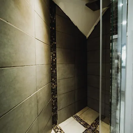 At Home - Chambre D'Hote Avec Jacuzzi Et Chalets Dans Les Bois Gesves Exterior photo