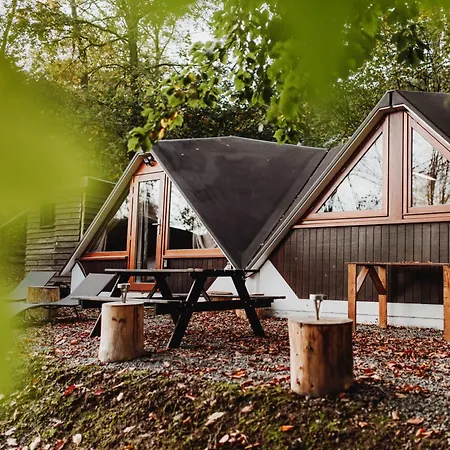 At Home - Chambre D'Hote Avec Jacuzzi Et Chalets Dans Les Bois Gesves Exterior photo