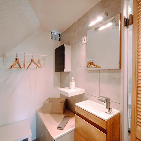 At Home - Chambre D'Hote Avec Jacuzzi Et Chalets Dans Les Bois Gesves Exterior photo
