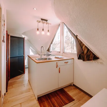 At Home - Chambre D'Hote Avec Jacuzzi Et Chalets Dans Les Bois Gesves Exterior photo