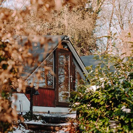 At Home - Chambre D'Hote Avec Jacuzzi Et Chalets Dans Les Bois Gesves Exterior photo