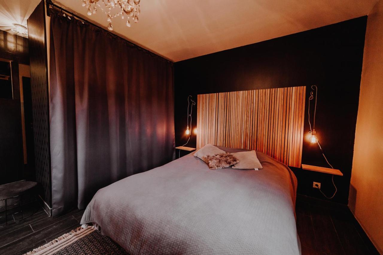 Gasthof At - D'hote Avec Jacuzzi Et Dans Les Bois Gesves