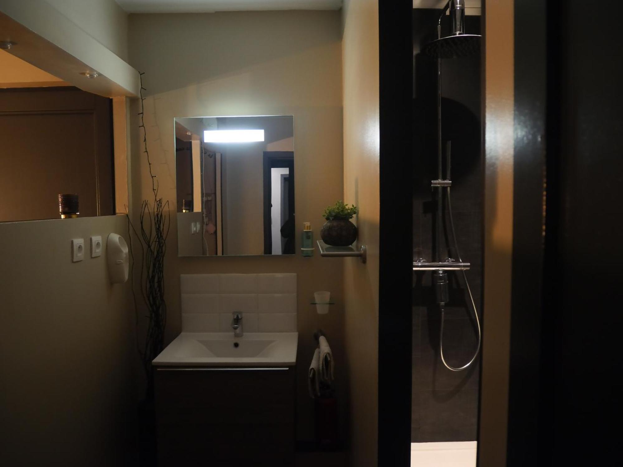Gasthof At - D'hote Avec Jacuzzi Et Dans Les Bois Gesves
