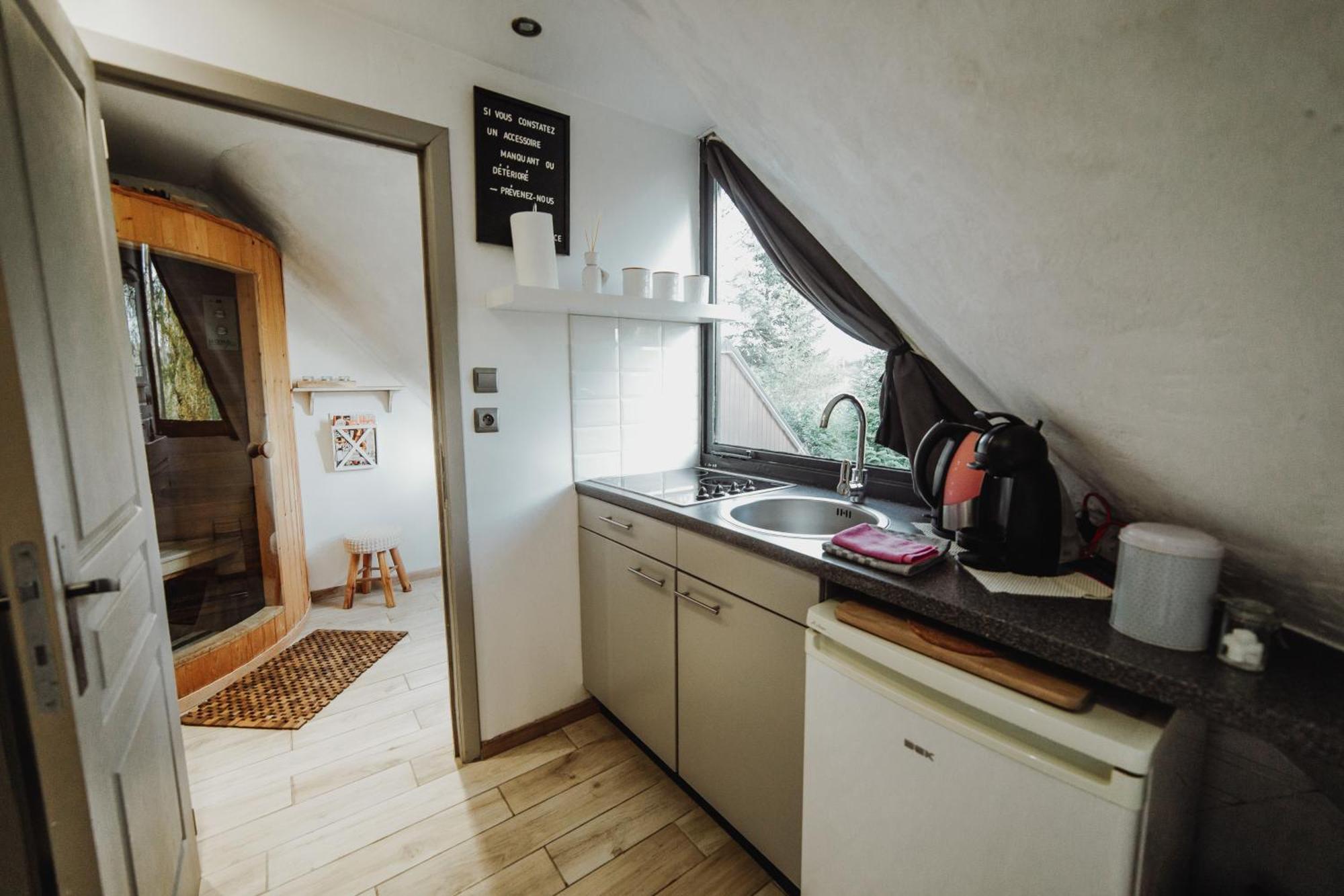 At - D'hote Avec Jacuzzi Et Dans Les Bois Gesves